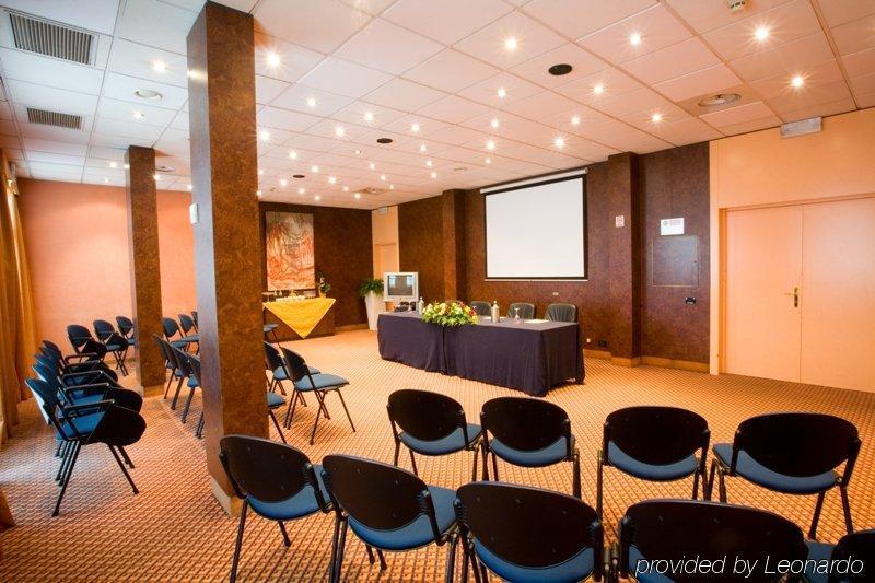 B&B Hotel Mantova San Giorgio di Mantova Зручності фото